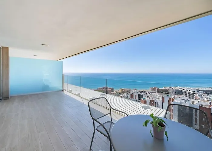 Med1 Luxury Sea View דירה פואנגירולה